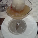 ビストロ ラ ベルポルト - 友人の洋梨コンポート、ソルベ乗せ