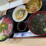 Gunjou - レディの海鮮丼