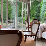 佛蘭西料理 名古屋 - お庭の見える座席
      2022/3 by みぃこのごはん日記