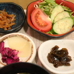 Unagi No Hirayama - うな重（上）※サラダ・ごぼうのきんぴら・昆布の佃煮・お新香