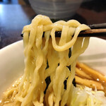 櫻井中華そば店 - 中華そば・塩、麺リフトアップ