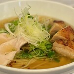 麺屋 奥右衛門 - 丸鶏スープ　鶏塩麺