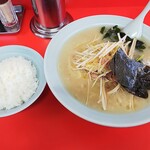 ラーメンショップ 沼目店 - ネギラーメン、半ライス