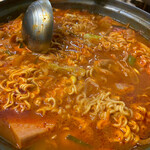 韓国料理 PUNI - 乾麺投入♩