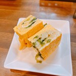 立ち飲み居酒屋ラクミ - 焼きのりと三つ葉入りだし巻き玉子