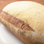 BAKERY CINANO - 国産小麦のカンパーニュ