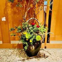 螢 - ◎入り口の素敵な生花。