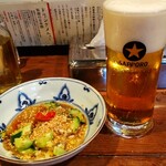 新潟 三宝亭 東京ラボ - クラゲと胡瓜の中華和え 490円、生ビール 510 円