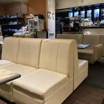 トゥゲチン - 内観