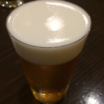 食堂 おがわ - 薄張りのグラスで頂くビール