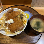 三ツ星食堂 - カツ丼800円税込　サクサク食感が楽しめます。