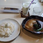 ルッカパイパイ - チキンカレーA&プレーンラッシー