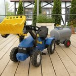 自然食レストラン ティルズ - 自由に乗れる子供さんようトラクター風の乗り物