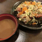 魚銅 - 海鮮たっぷりバラちらし900円＆サービス味噌汁
