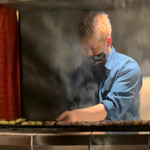 YAKITORI 燃 es - 真剣な眼差し