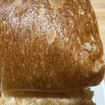 ブリコラージュ ブレッド アンド カンパニー - パンドミ　耳のアップ