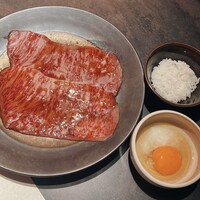東京焼肉 平城苑 銀座5丁目店 - 上ロース肉すき-とろろだしと濃厚卵黄-