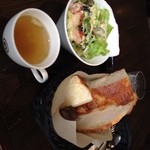 港屋珈琲 - パスタランチ＊サラダ、スープ、4種のパン