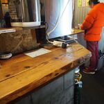 立ち呑み ジャックとマチルダ - 店内（立ち飲みカウンター）