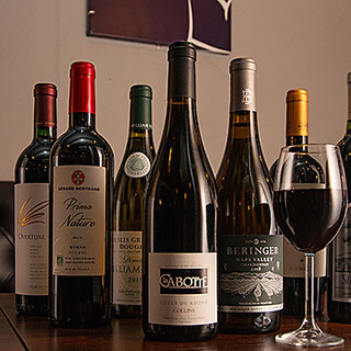 A wide range of drinks ranging from casual cocktails to high-end wines