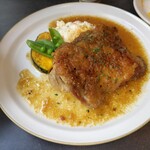 Rore Wa Bisutoro - 週替わりランチ：若鶏モモ肉のポワレ 和風オニオンソース