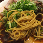 新福菜館 - ストレート中太麺