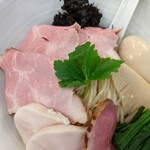 中華そば きなり - 豚肩ロース、鶏むね肉、鴨むね肉のレアチャーシュー