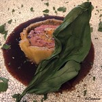 プチレストラン ブーケ・ド・フランス - フォアグラと仔羊のパイ包み焼