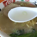 レスト飯店紫竹苑 - ラーメン並盛　スープ　2022/03/25