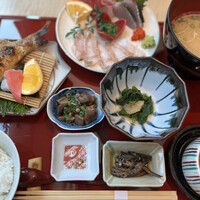 対馬のどぐろとイカ活き造り 博多 魚蔵 都ホテル店 - 