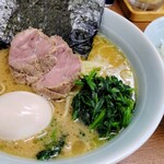 横浜ラーメン　武蔵家 - 味玉ラーメン 750円