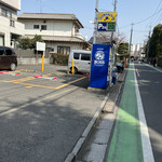 ラーメン二郎 - 二郎近くのコインパ。400円だった。