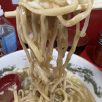 ラーメン二郎 - 啜りやすい麺だねー♫