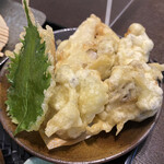 そば処 三品 - 牡蠣天ぷらアップ
