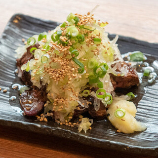 The grilled white liver is worth a meal, and the truffle-flavored potatoes are also delicious.