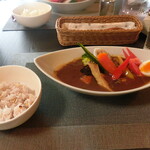 スープカリー茶房 和月 - 牡蠣＆彩野菜たっぷりのスープカレー
