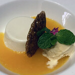 ハイドレンジャ - ホワイトショコラのブランマンジェ　柑橘類のソース