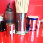 ラーメン二郎 - 卓上調味料