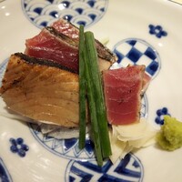 ぎんざ 一二岐 - 名物カツオの藁焼き