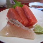 鴨鶴 - 前菜の刺身はまぐろとはまち！