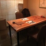 神田新八 - テーブルの半個室