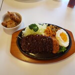 大衆ステーキ 肉の助 - デミグラスロースカツ定食+唐揚げ