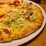 北海道イタリアン ミアボッカ - ぷりぷり海老のたっぷりピッツァジェノベーゼ