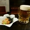 十和田はつ花 蕎麦＆ワイン居酒屋 - 料理写真:お通しの鳥わさと生ビール