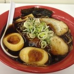 麺家いろは - 黒醤油らーめん味玉840円