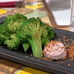 トリワイン ＰＩＫＯＳＨＨＨＵ - ブロッコリーの自家製ワインマヨソース