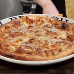 トリワイン ＰＩＫＯＳＨＨＨＵ - ダッカルビのピリ辛ピザ