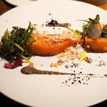 麻布Lasen - オーロラサーモンのミキュイ、洋ナシとビーツのソース