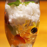 麻布Lasen - シャンパンゼリーと春のフルーツ7種、ココナッツシャーベット