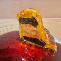銀座 大石 - 2022.2.  黒トリュフのパイ包み焼き ペリグーソース